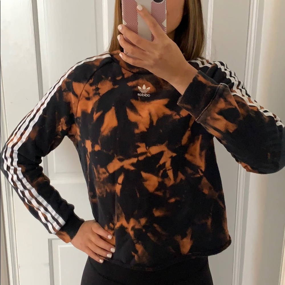 Adidas bleach dyed crop sweatshirt 🔥
